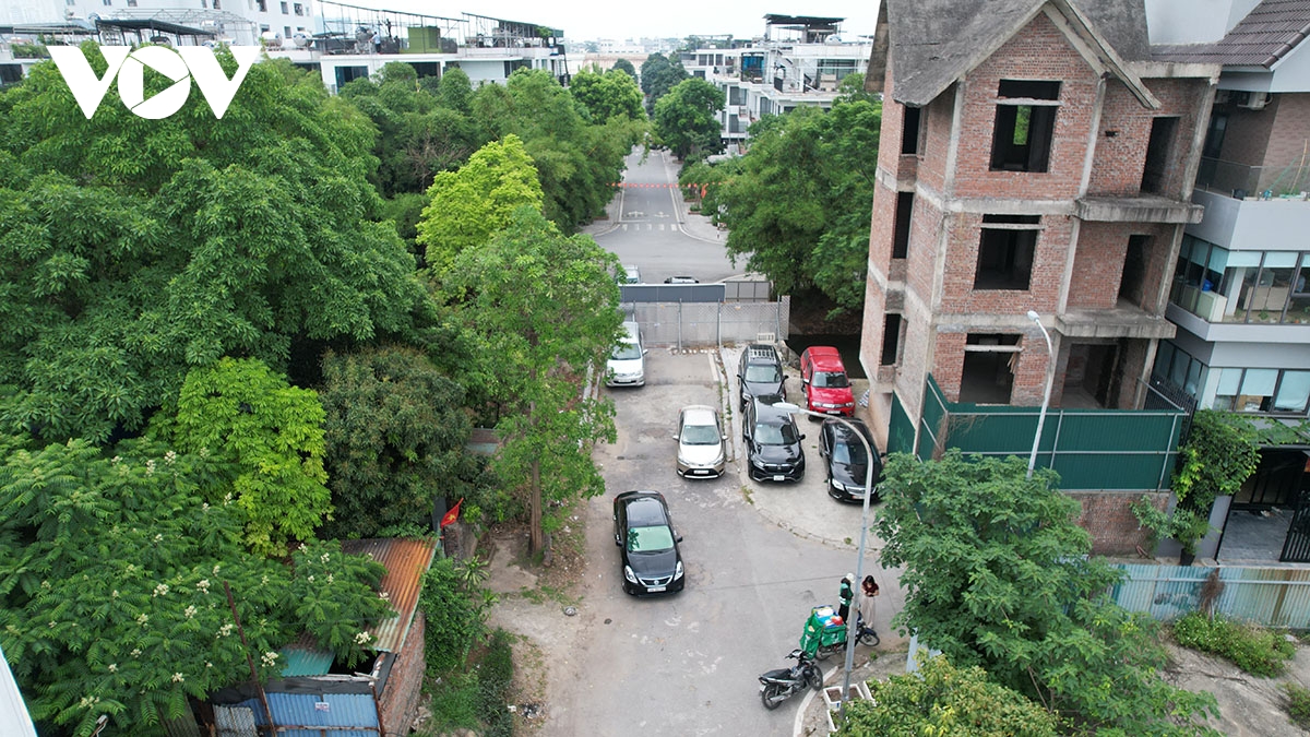 cu dan khu do thi cau buou bat an vi hang nghin nguoi chi co mot loi ra vao duy nhat hinh anh 10