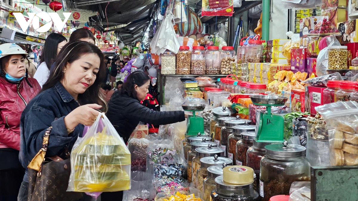 chợ và siêu thị ở Đà nẵng nhộn nhịp khách mua sắm dịp lễ 30 4 và 1 5 hình ảnh 1 cho va sieu thi o Da nang nhon nhip khach mua sam dip le 30 4 va 1 5 hinh anh 1