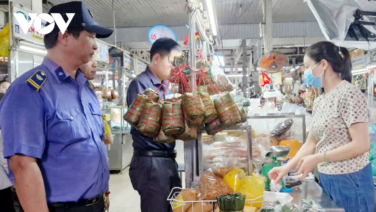 chợ và siêu thị ở Đà nẵng nhộn nhịp khách mua sắm dịp lễ 30 4 và 1 5 hình ảnh 5 cho va sieu thi o Da nang nhon nhip khach mua sam dip le 30 4 va 1 5 hinh anh 5
