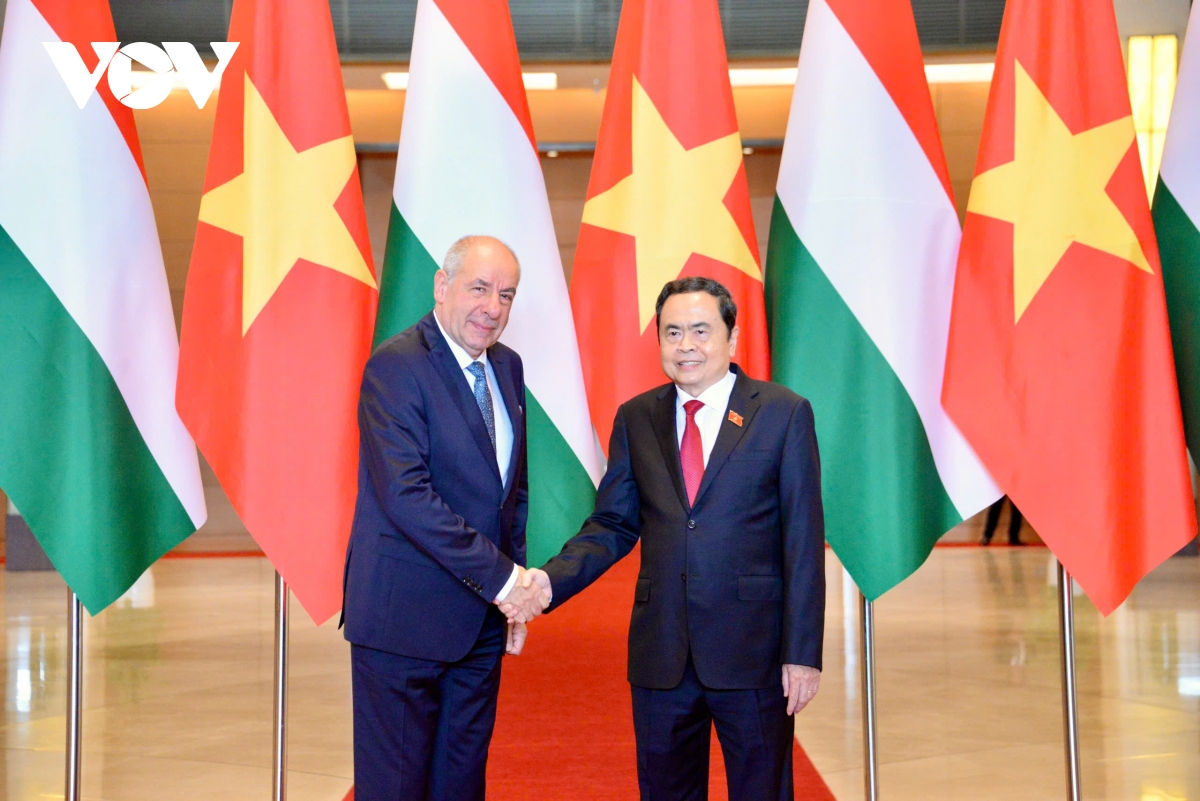 chủ tịch quốc hội trần thanh mẫn hội kiến tổng thống hungary hình ảnh 2 chu tich quoc hoi tran thanh man hoi kien tong thong hungary hinh anh 2