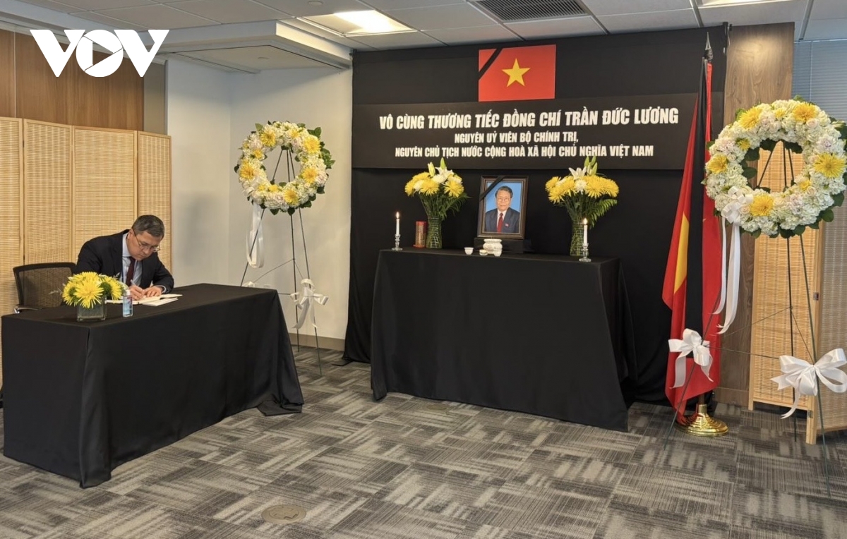 lễ tưởng niệm nguyên chủ tịch nước trần Đức lương tại new york hình ảnh 6 le tuong niem nguyen chu tich nuoc tran Duc luong tai new york hinh anh 6
