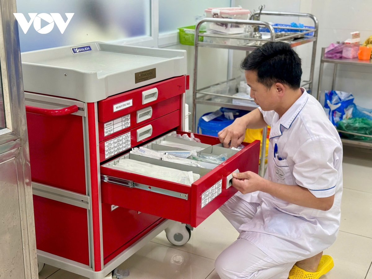 xuyên lễ điều trị, chăm sóc sức khoẻ cho người dân miền núi sơn la hình ảnh 4 xuyen le dieu tri, cham soc suc khoe cho nguoi dan mien nui son la hinh anh 4