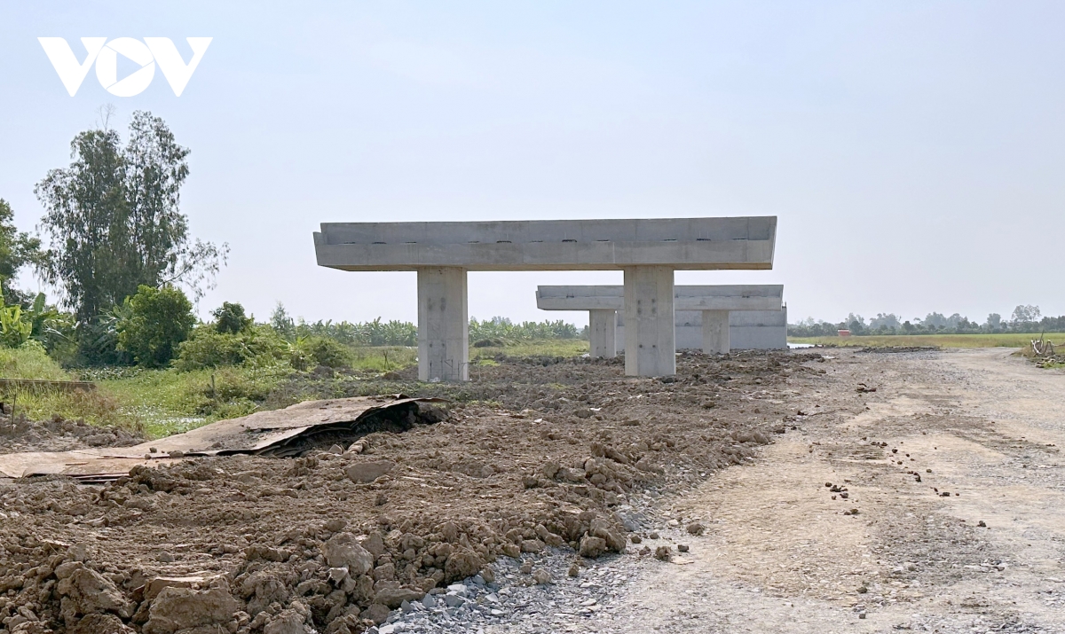 bàn làm, không bàn lùi để Đbscl kết nối, lan toả hình ảnh 2 ban lam, khong ban lui de Dbscl ket noi, lan toa hinh anh 2