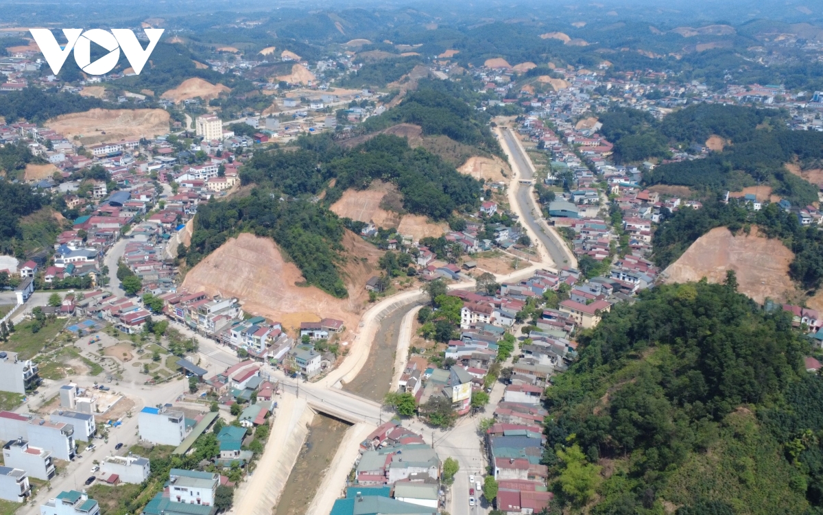 kè chống lũ suối cầu dài yên bái chậm tiến độ làm tăng nguy cơ ngập úng trước mùa hình ảnh 1 ke chong lu suoi cau dai yen bai cham tien do lam tang nguy co ngap ung truoc mua hinh anh 1