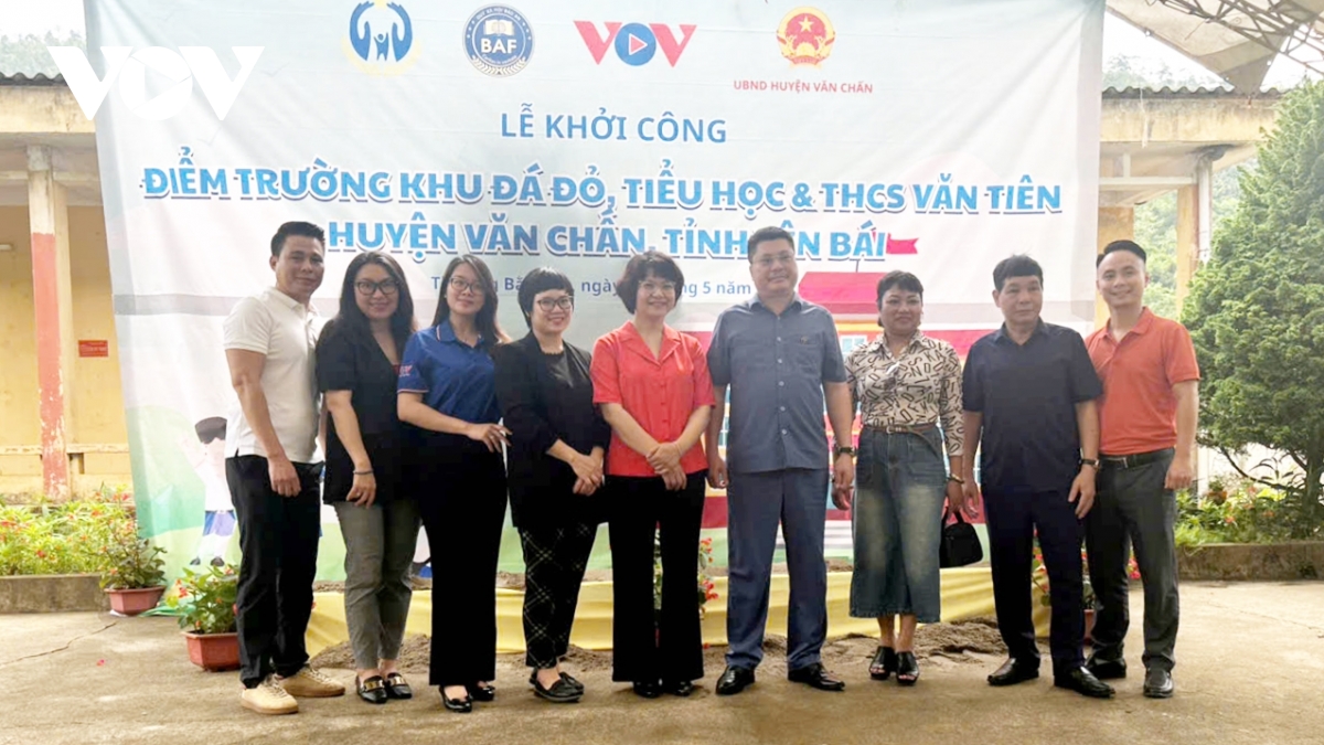 khởi công điểm trường Đá Đỏ - viên gạch đầu tiên trong đề án tuổi trẻ và tương lai hình ảnh 3 khoi cong diem truong Da Do - vien gach dau tien trong de an tuoi tre va tuong lai hinh anh 3