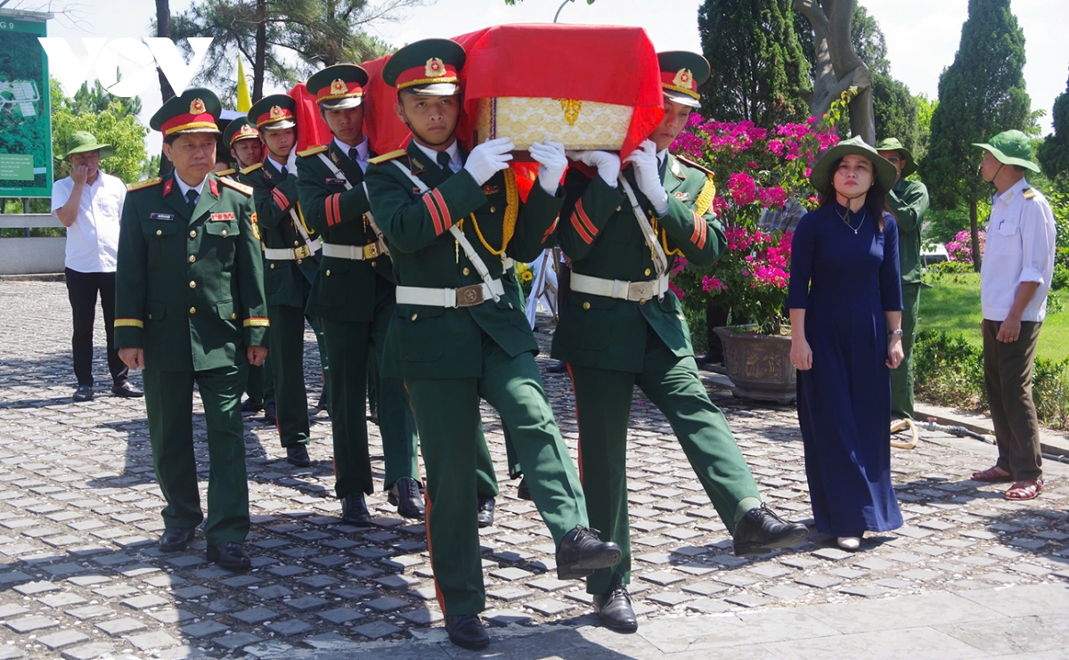 quảng trị đón nhận 12 hài cốt liệt sĩ hy sinh tại lào về nước hình ảnh 3 quang tri don nhan 12 hai cot liet si hy sinh tai lao ve nuoc hinh anh 3