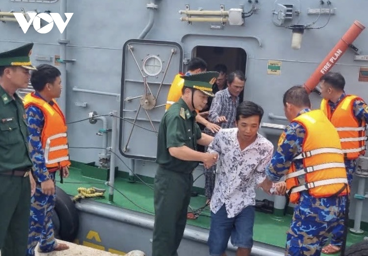 Va chạm tàu hàng 10 ngư dân tàu cá bị nạn trên biển Côn Đảo