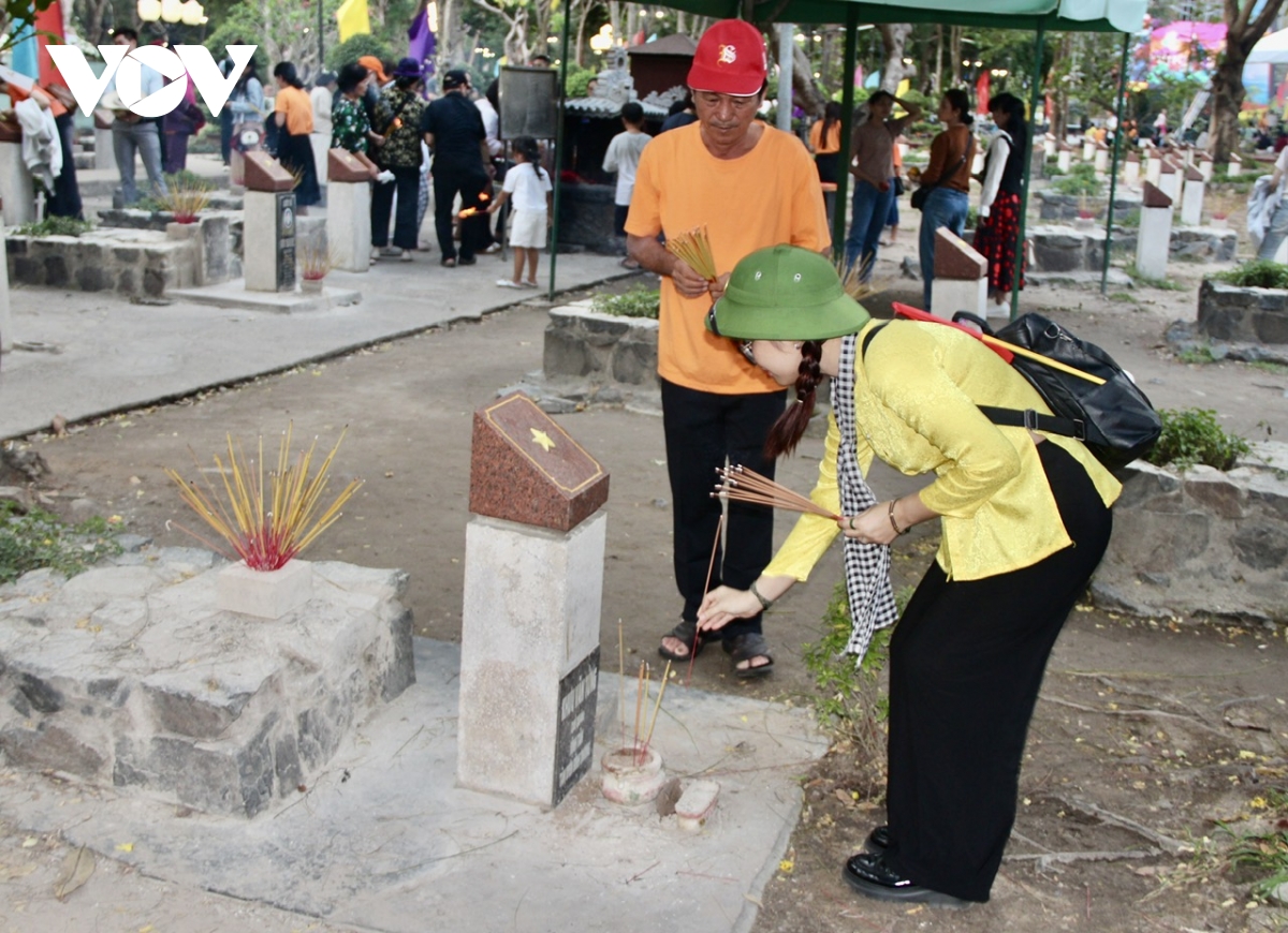 con Dao - tu dia nguc tran gian vuon minh thanh diem den hap dan hinh anh 4