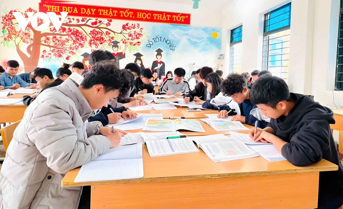 Đồng hành giúp các sĩ tử tự tin vượt vũ môn trong kỳ thi sắp tới hình ảnh 1 Dong hanh giup cac si tu tu tin vuot vu mon trong ky thi sap toi hinh anh 1