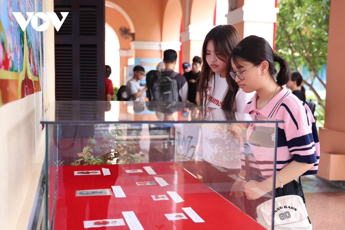 nhiều đoàn khách tham quan bến nhà rồng dịp 135 năm sinh nhật bác hình ảnh 5 nhieu doan khach tham quan ben nha rong dip 135 nam sinh nhat bac hinh anh 5