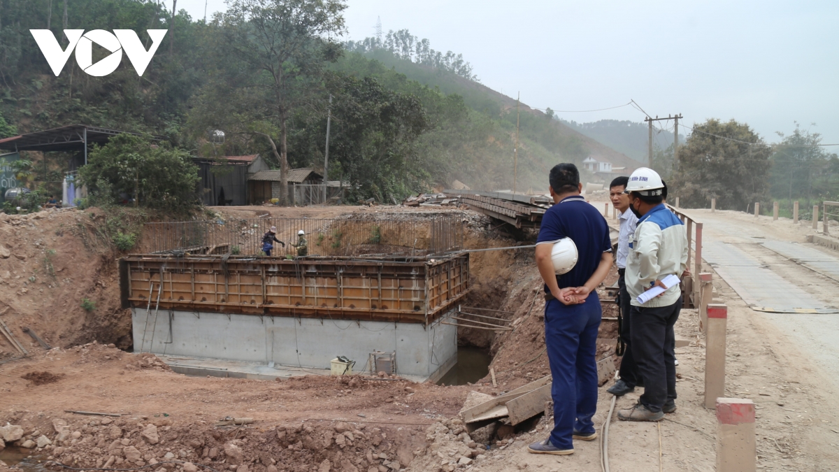 Đẩy nhanh tiến độ thi công dự án cải tạo, nâng cấp quốc lộ 4b hình ảnh 1 Day nhanh tien do thi cong du an cai tao, nang cap quoc lo 4b hinh anh 1