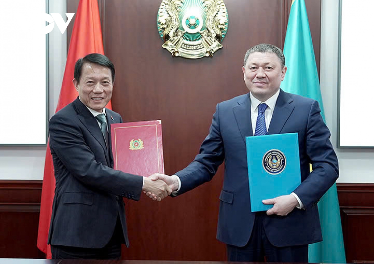 hội đàm cấp cao giữa bộ công an việt nam và bộ nội vụ kazakhstan hình ảnh 3 hoi dam cap cao giua bo cong an viet nam va bo noi vu kazakhstan hinh anh 3