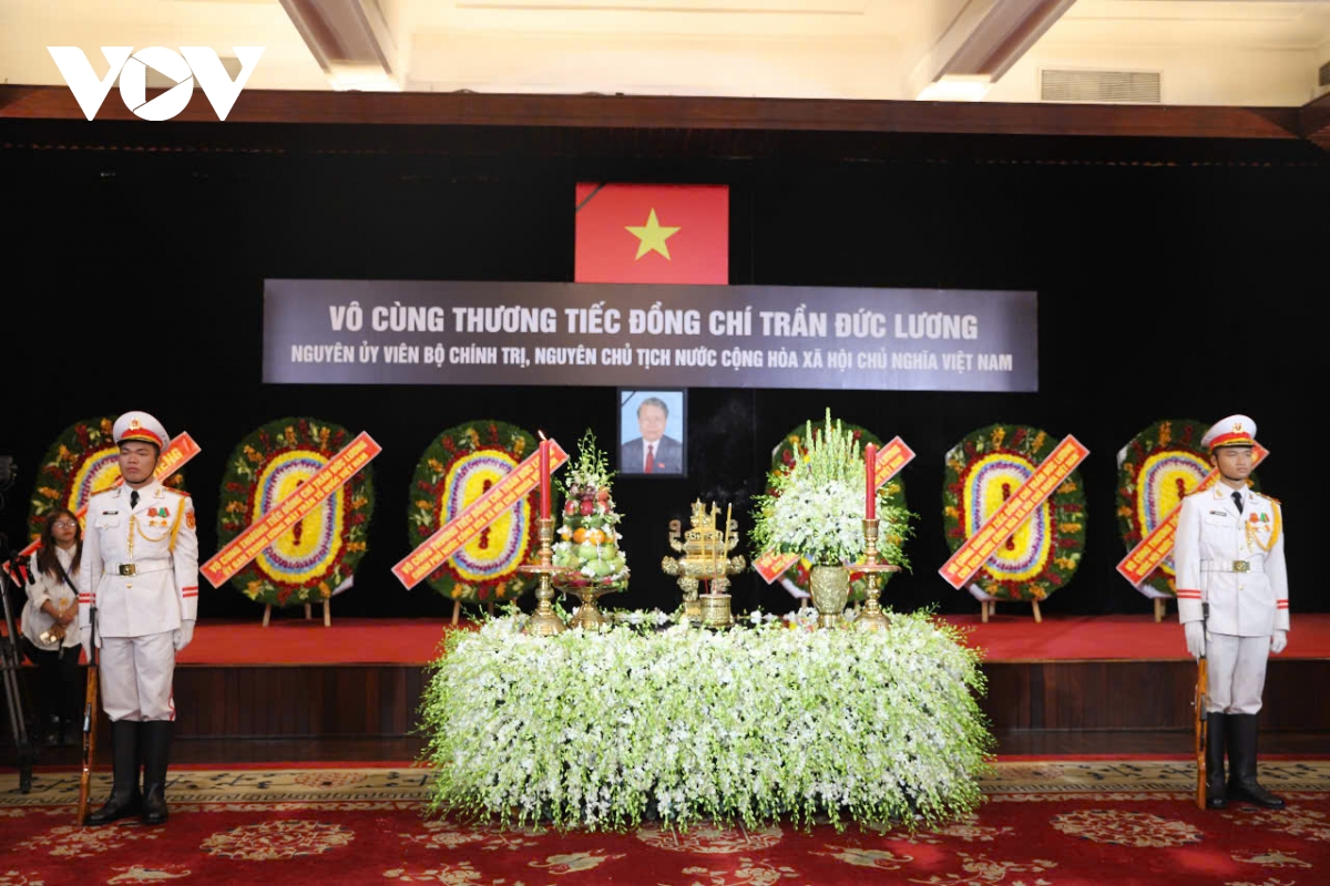 trực tiếp lễ truy điệu nguyên chủ tịch nước trần Đức lương hình ảnh 2 truc tiep le truy dieu nguyen chu tich nuoc tran Duc luong hinh anh 2
