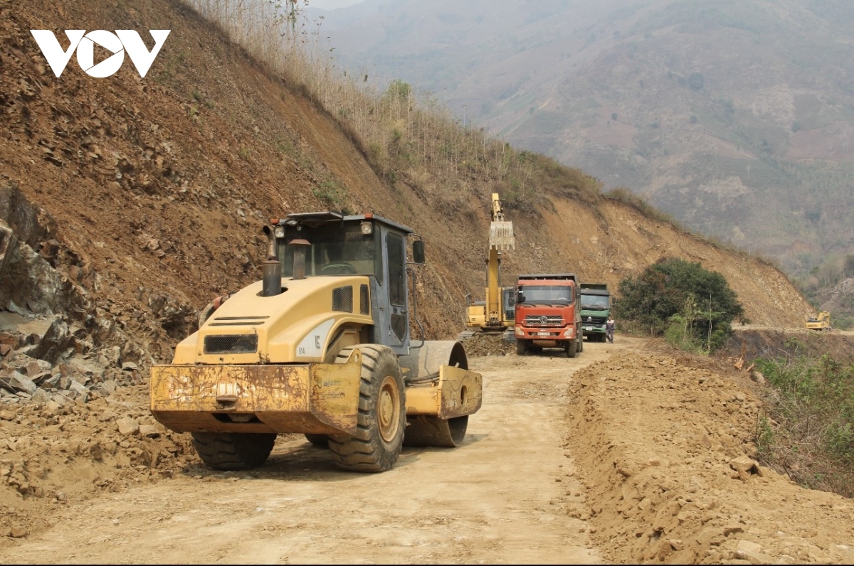 sơn la triển khai 6 tổ công tác đôn đốc thu ngân sách năm 2025 hình ảnh 2 son la trien khai 6 to cong tac don doc thu ngan sach nam 2025 hinh anh 2