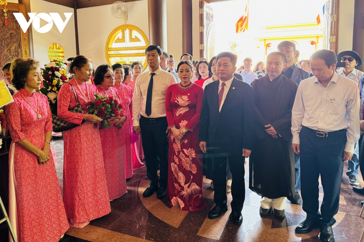 kiều bào thái lan kỷ niệm 135 năm ngày sinh chủ tịch hồ chí minh hình ảnh 2 kieu bao thai lan ky niem 135 nam ngay sinh chu tich ho chi minh hinh anh 2