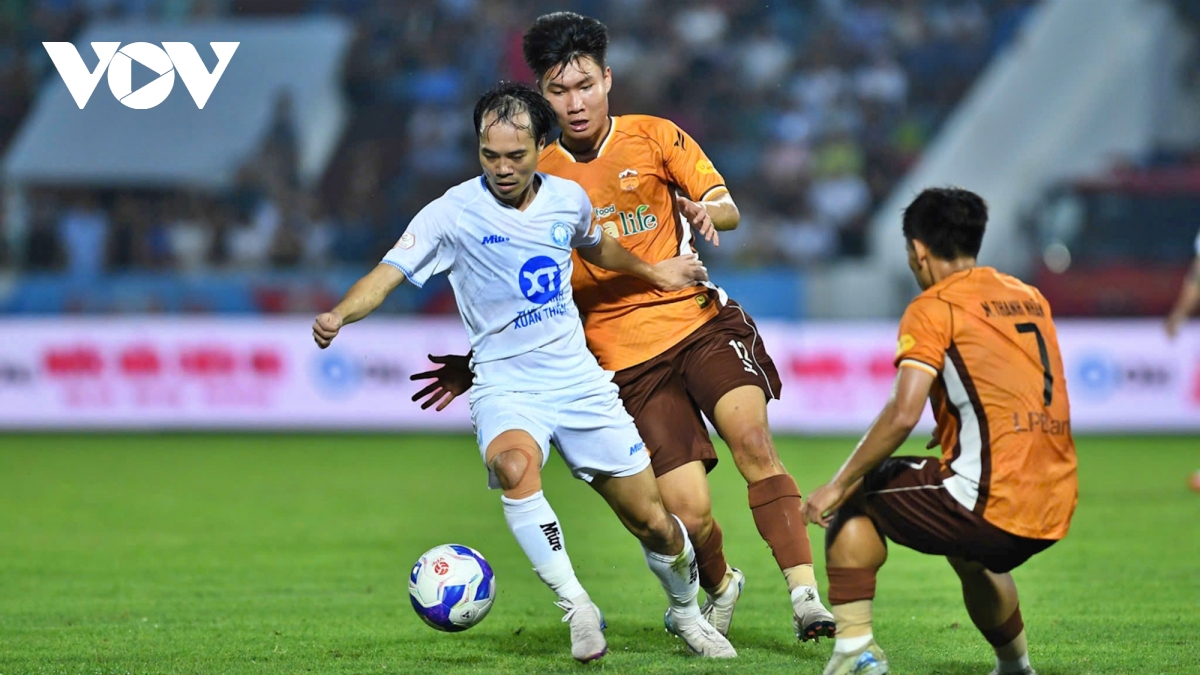 Toàn cảnh trận Nam Định 6-1 HAGL: Người cũ gieo sầu cho đội bóng phố Núi