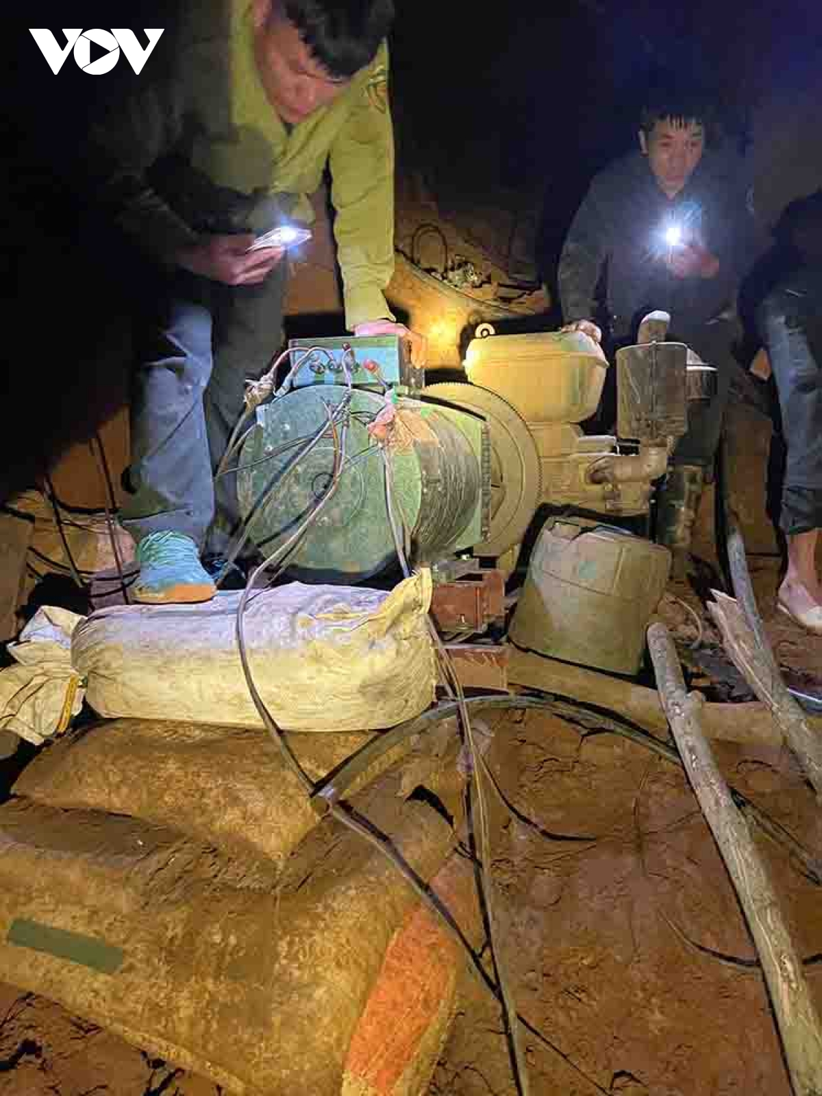 tăng cường truy quét hoạt động khai thác vàng trái phép ở bắc kạn hình ảnh 3 tang cuong truy quet hoat dong khai thac vang trai phep o bac kan hinh anh 3