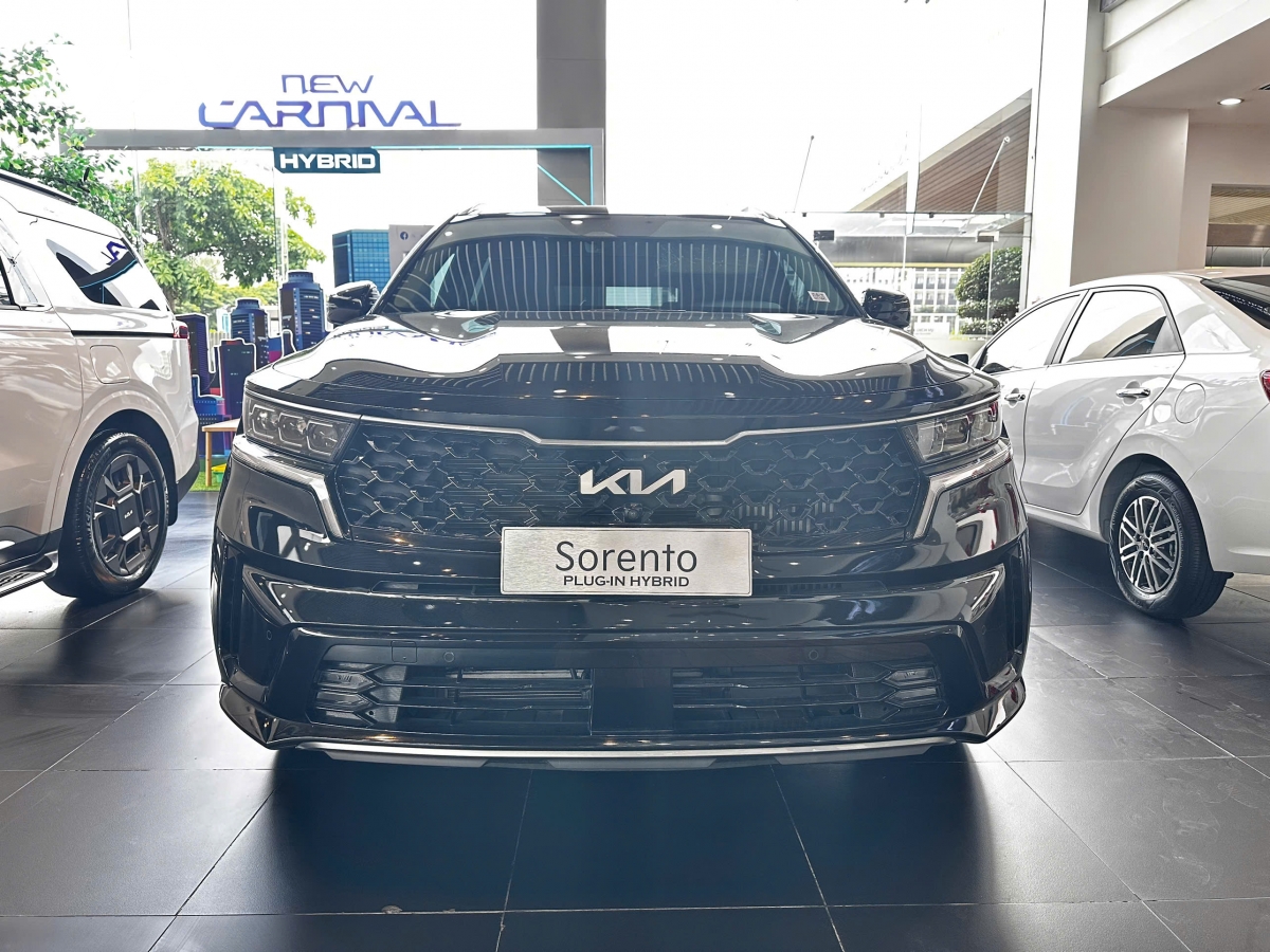SUV cỡ D Kia Sorento giảm giá xuống dưới mức 900 triệu đồng