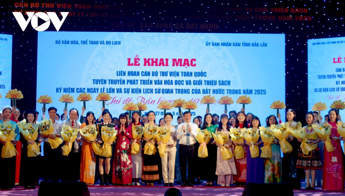lien hoan can bo thu vien toan quoc chu de ban hung ca dat nuoc hinh anh 1