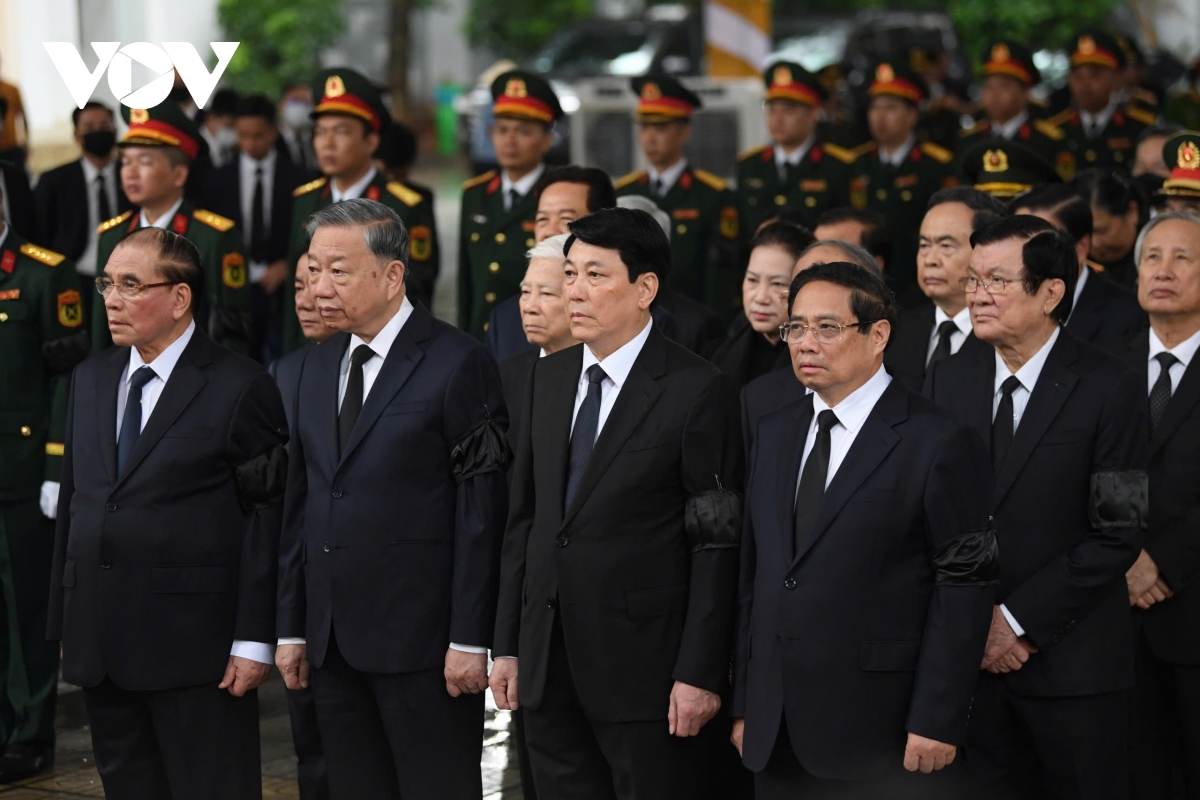 Các đoàn Lãnh đạo Đảng, Nhà nước viếng nguyên Chủ tịch nước Trần Đức Lương