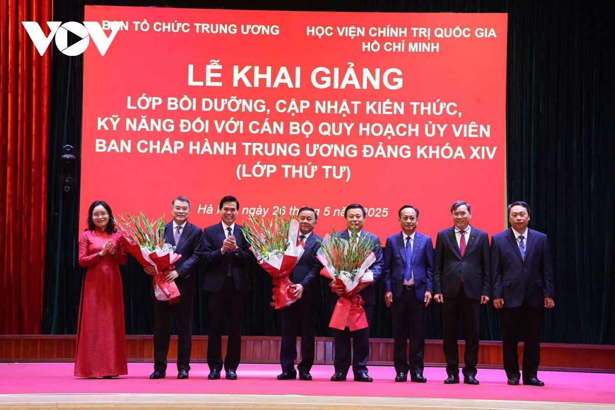 khai giảng lớp bồi dưỡng cán bộ quy hoạch Ủy viên trung ương khóa xiv hình ảnh 2 khai giang lop boi duong can bo quy hoach Uy vien trung uong khoa xiv hinh anh 2
