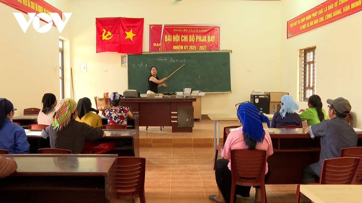 bắc kạn đẩy mạnh xóa mù chữ cho đồng bào vùng cao hình ảnh 1 bac kan day manh xoa mu chu cho dong bao vung cao hinh anh 1