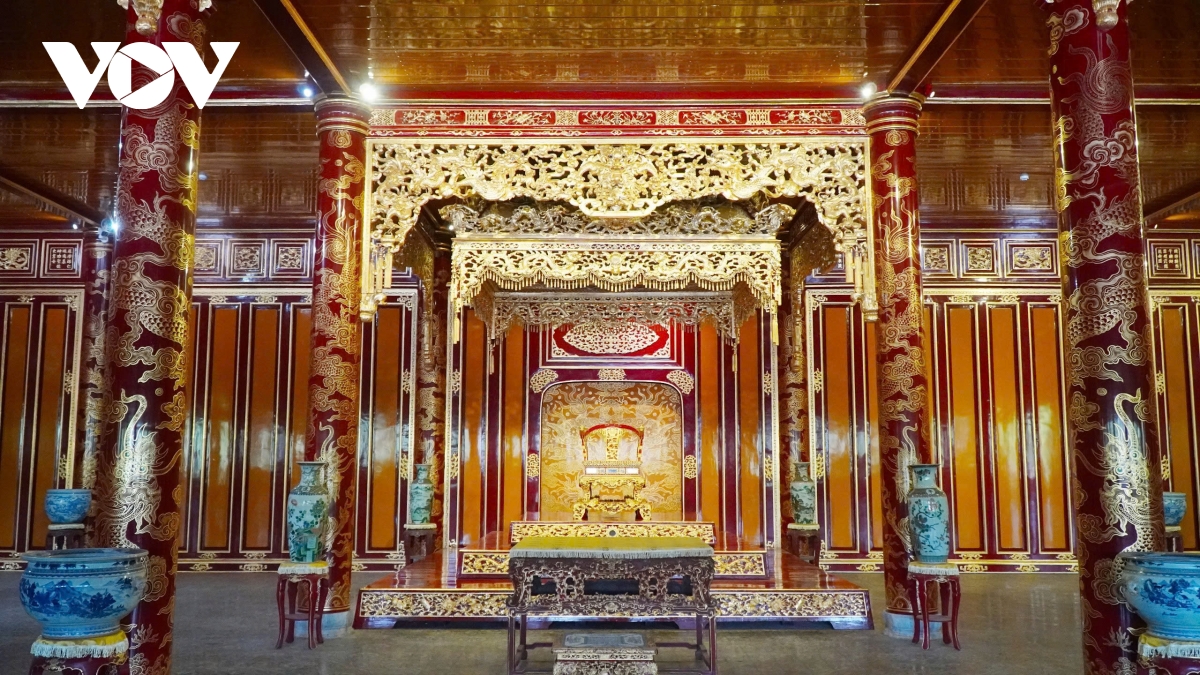 ngai vua triều nguyễn bị phá hỏng lỗ hổng trong công tác bảo vệ di tích hình ảnh 2 ngai vua trieu nguyen bi pha hong lo hong trong cong tac bao ve di tich hinh anh 2