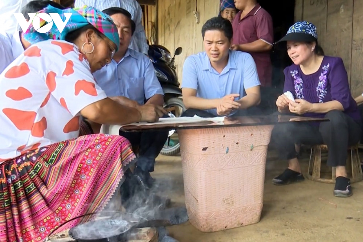ve sap ong tren vai - trai nghiem thu hut khach du lich o lai chau hinh anh 4 ve sap ong tren vai - trai nghiem thu hut khach du lich o lai chau hinh anh 4