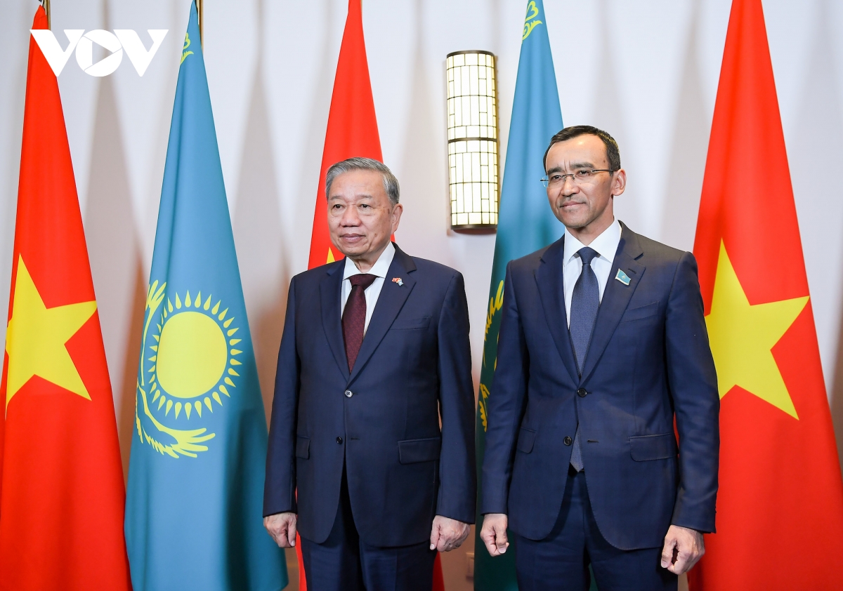 tổng bí thư tô lâm hội kiến chủ tịch thượng viện kazakhstan maulen ashimbayev hình ảnh 1 tong bi thu to lam hoi kien chu tich thuong vien kazakhstan maulen ashimbayev hinh anh 1