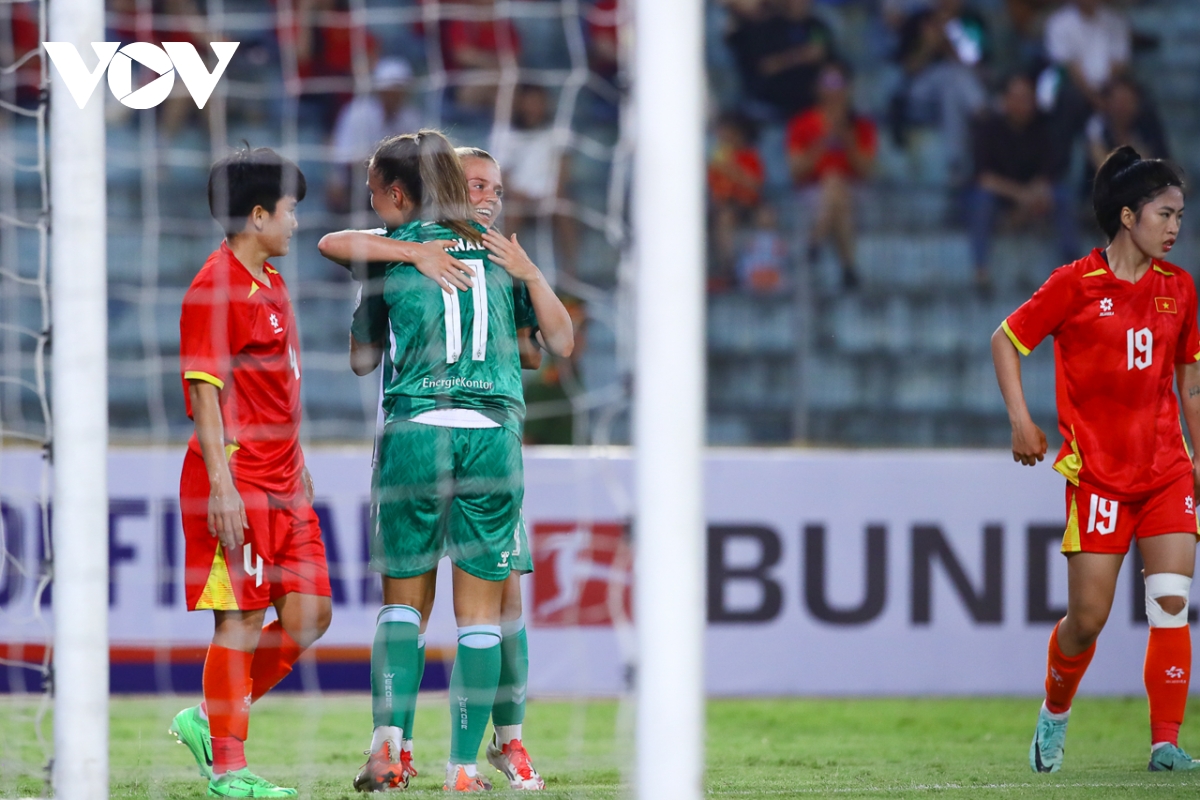 Dt nu viet nam 1-4 werder bremen hoc tro tuong chung gay an tuong bang toc do hinh anh 7