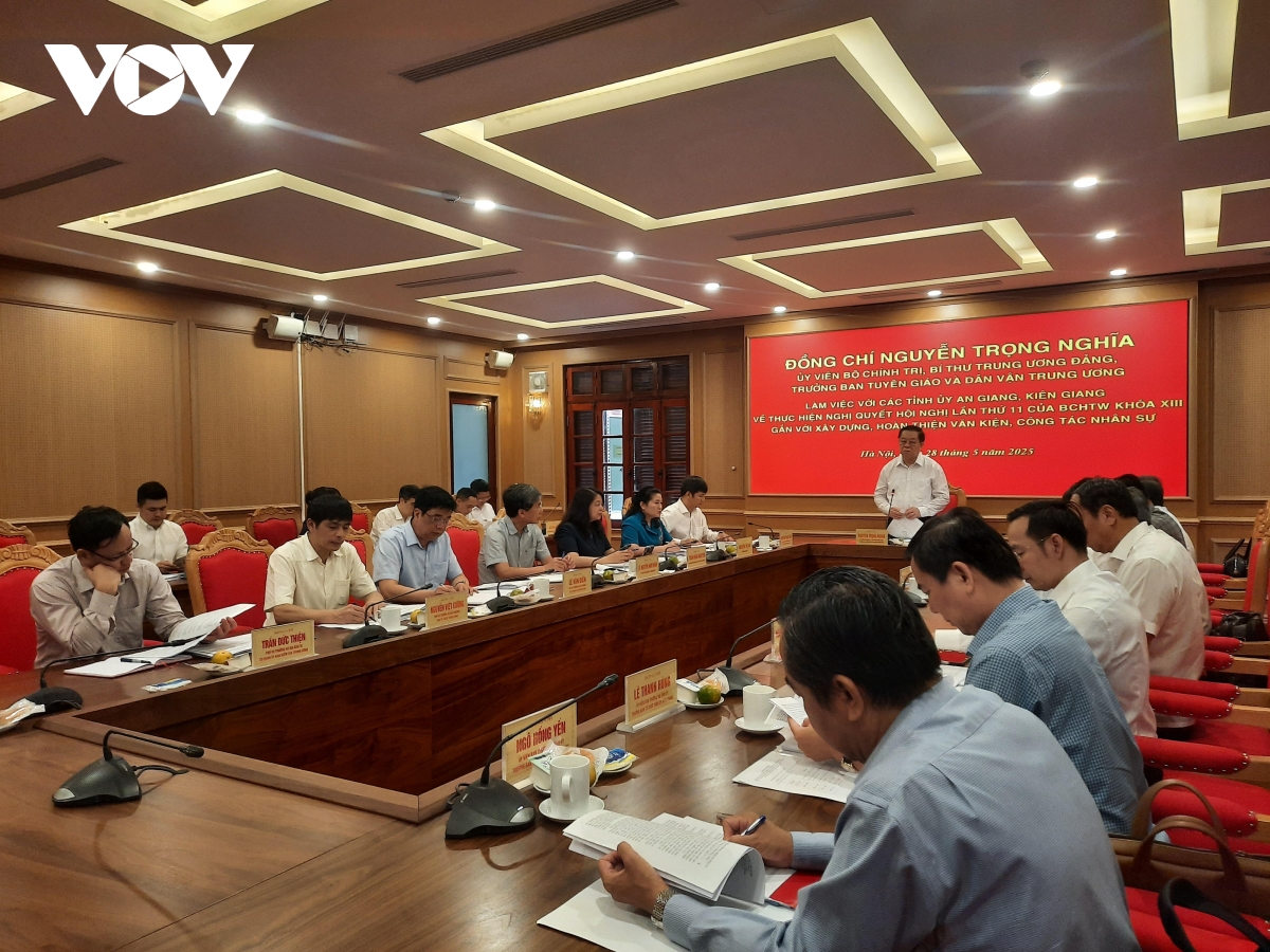 Ông Nguyễn Trọng Nghĩa làm việc với Tỉnh ủy An Giang, Kiên Giang về tổ chức bộ máy