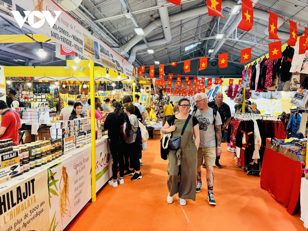 viet nam thu hut ban be quoc te tai hoi cho quoc te paris 2025 hinh anh 2