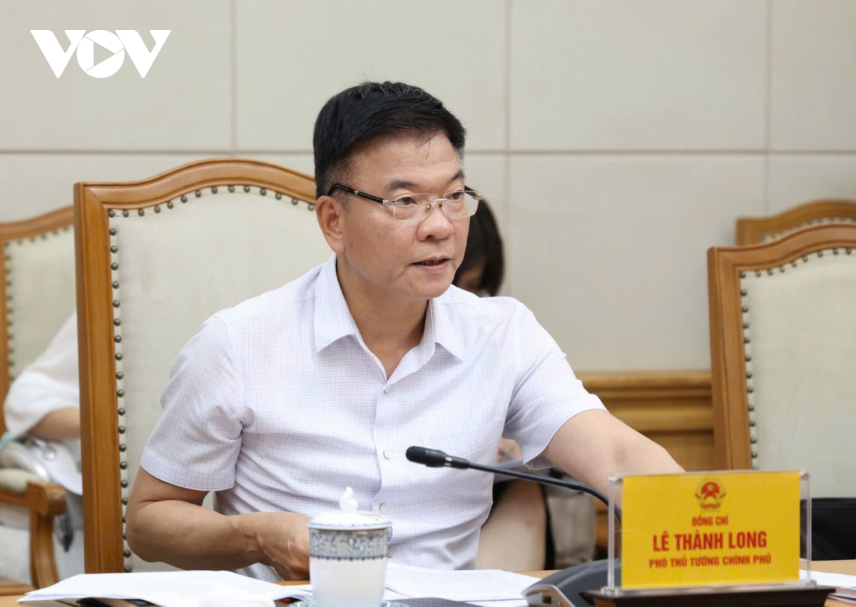 Phó Thủ tướng Lê Thành Long chủ trì họp về phân cấp, phân quyền lĩnh vực giáo dục