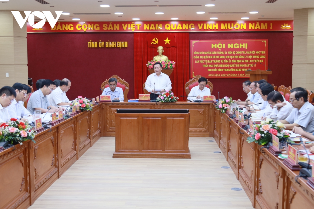 Ong nguyen xuan thang lam viec voi ban thuong vu 2 tinh binh Dinh va gia lai hinh anh 1