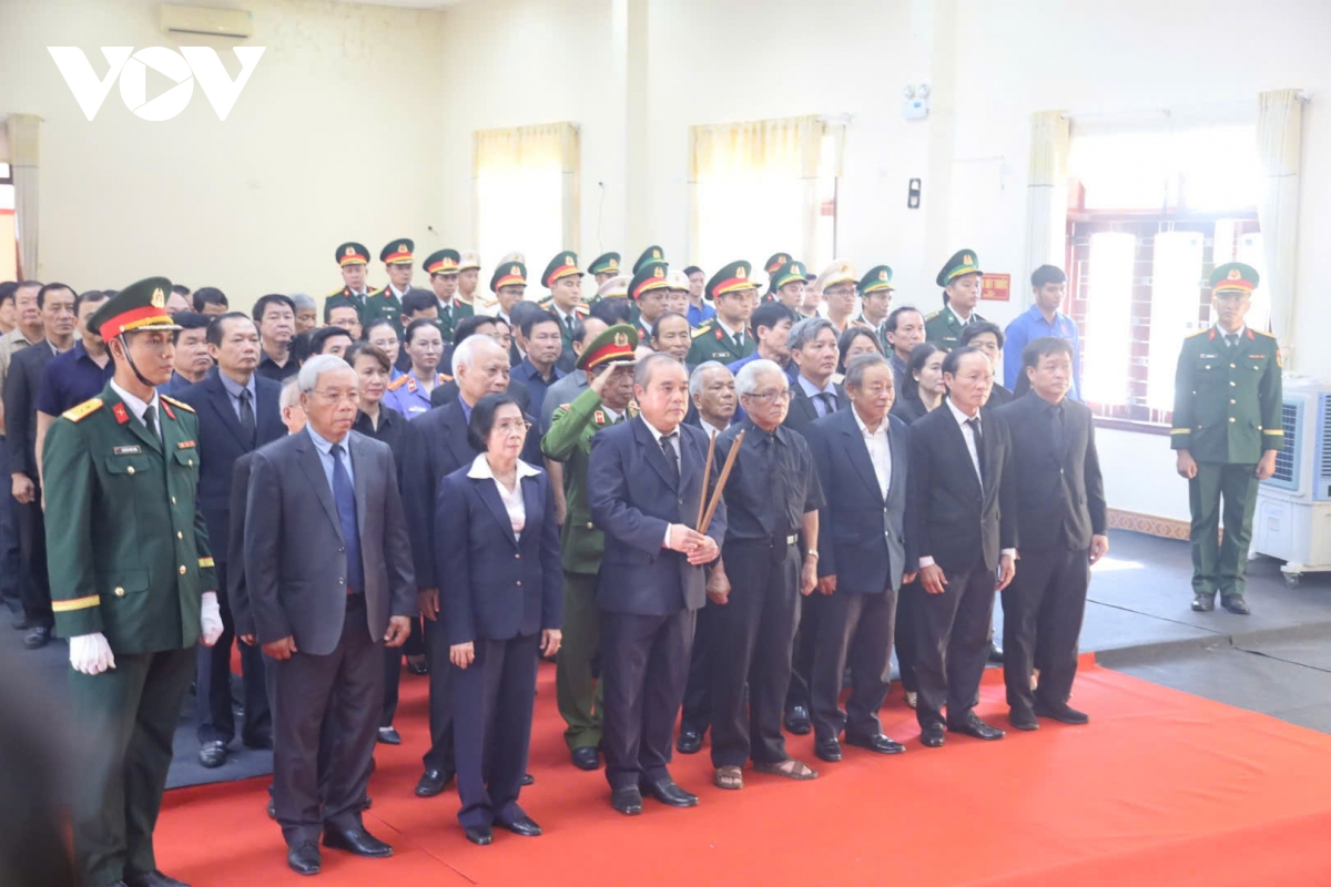 cử hành trọng thể lễ viếng nguyên chủ tịch nước trần Đức lương hình ảnh 73 cu hanh trong the le vieng nguyen chu tich nuoc tran Duc luong hinh anh 73