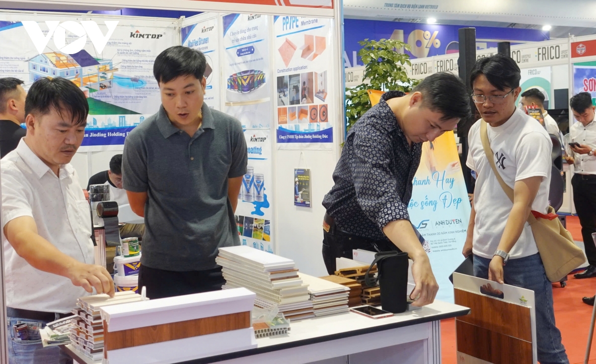 900 gian hàng tham gia triển lãm quốc tế vietbuild Đà nẵng 2025 hình ảnh 3 900 gian hang tham gia trien lam quoc te vietbuild Da nang 2025 hinh anh 3