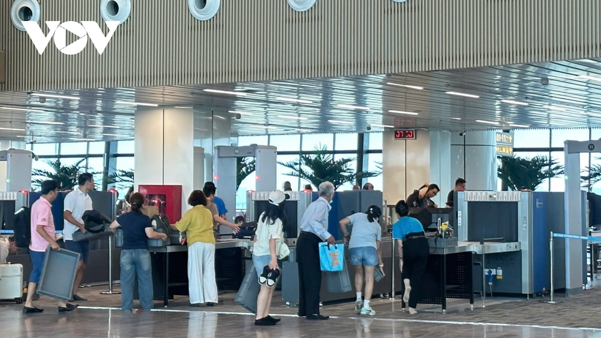 Nhà ga T3 Tân Sơn Nhất phục vụ số chuyến bay kỷ lục từ khi đưa vào hoạt động