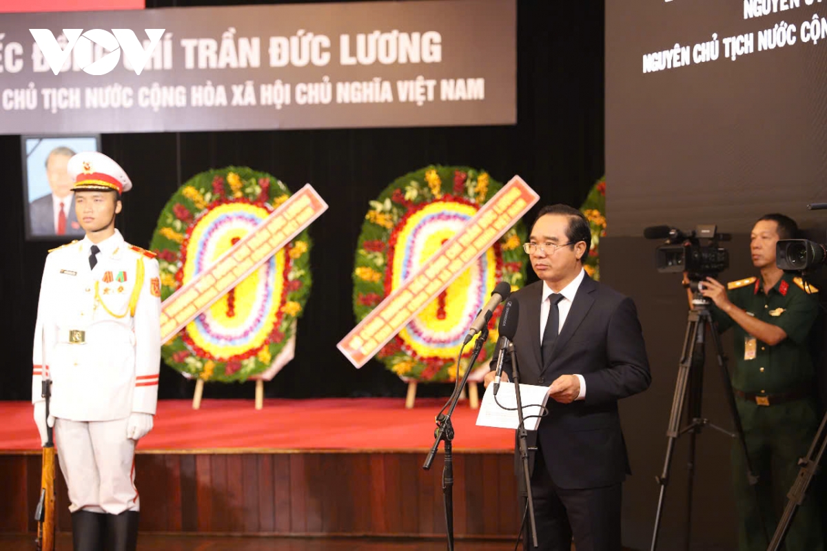 trực tiếp lễ truy điệu nguyên chủ tịch nước trần Đức lương hình ảnh 4 truc tiep le truy dieu nguyen chu tich nuoc tran Duc luong hinh anh 4
