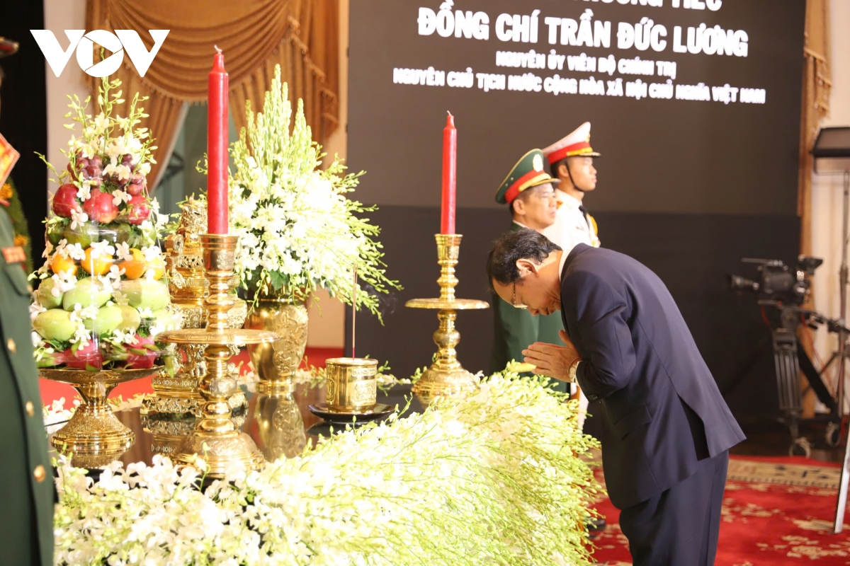 lễ viếng nguyên chủ tịch nước trần Đức lương tại thành phố hồ chí minh hình ảnh 7 le vieng nguyen chu tich nuoc tran Duc luong tai thanh pho ho chi minh hinh anh 7