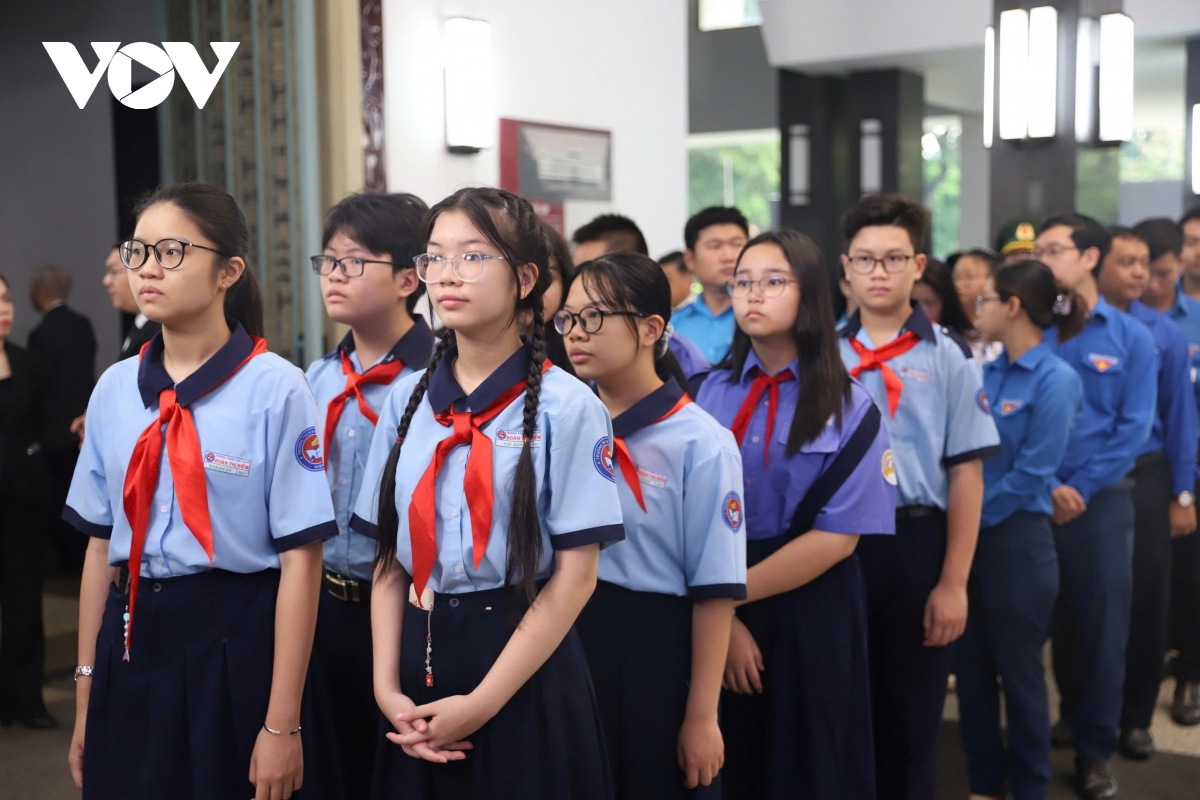 lễ viếng nguyên chủ tịch nước trần Đức lương tại thành phố hồ chí minh hình ảnh 4 le vieng nguyen chu tich nuoc tran Duc luong tai thanh pho ho chi minh hinh anh 4