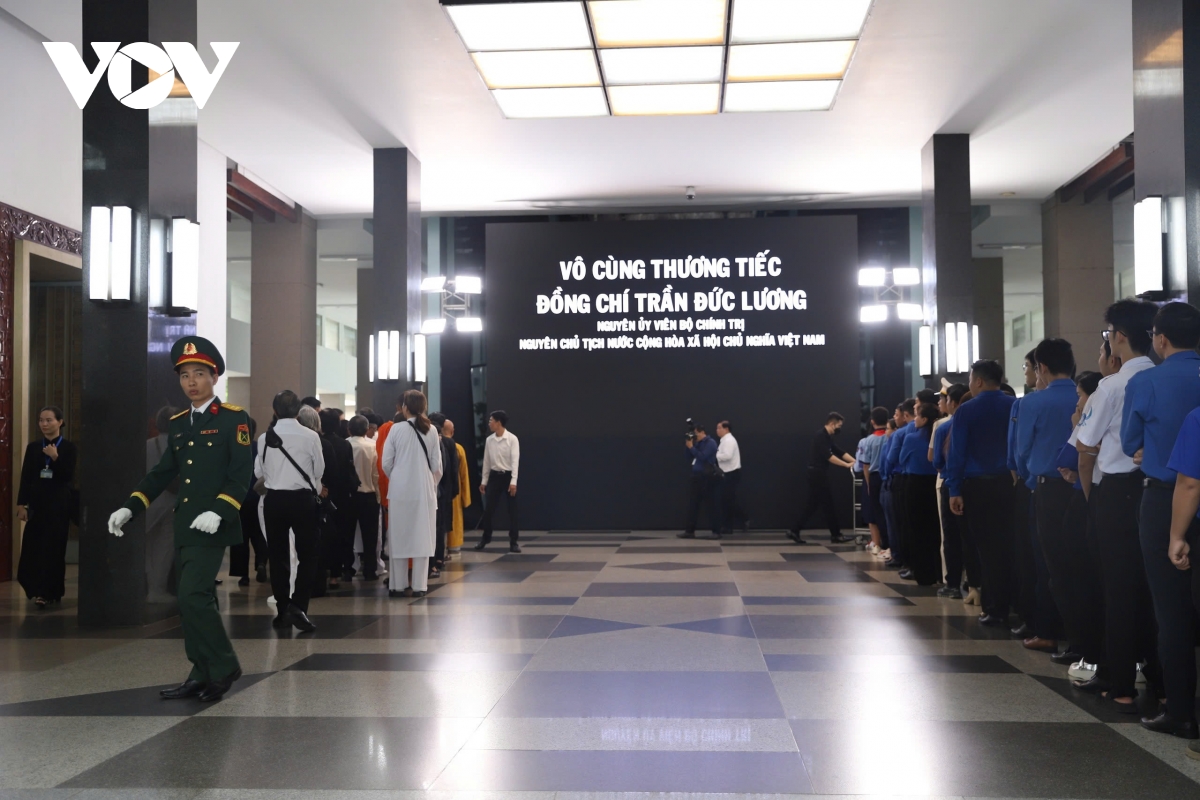 lễ viếng nguyên chủ tịch nước trần Đức lương tại thành phố hồ chí minh hình ảnh 2 le vieng nguyen chu tich nuoc tran Duc luong tai thanh pho ho chi minh hinh anh 2