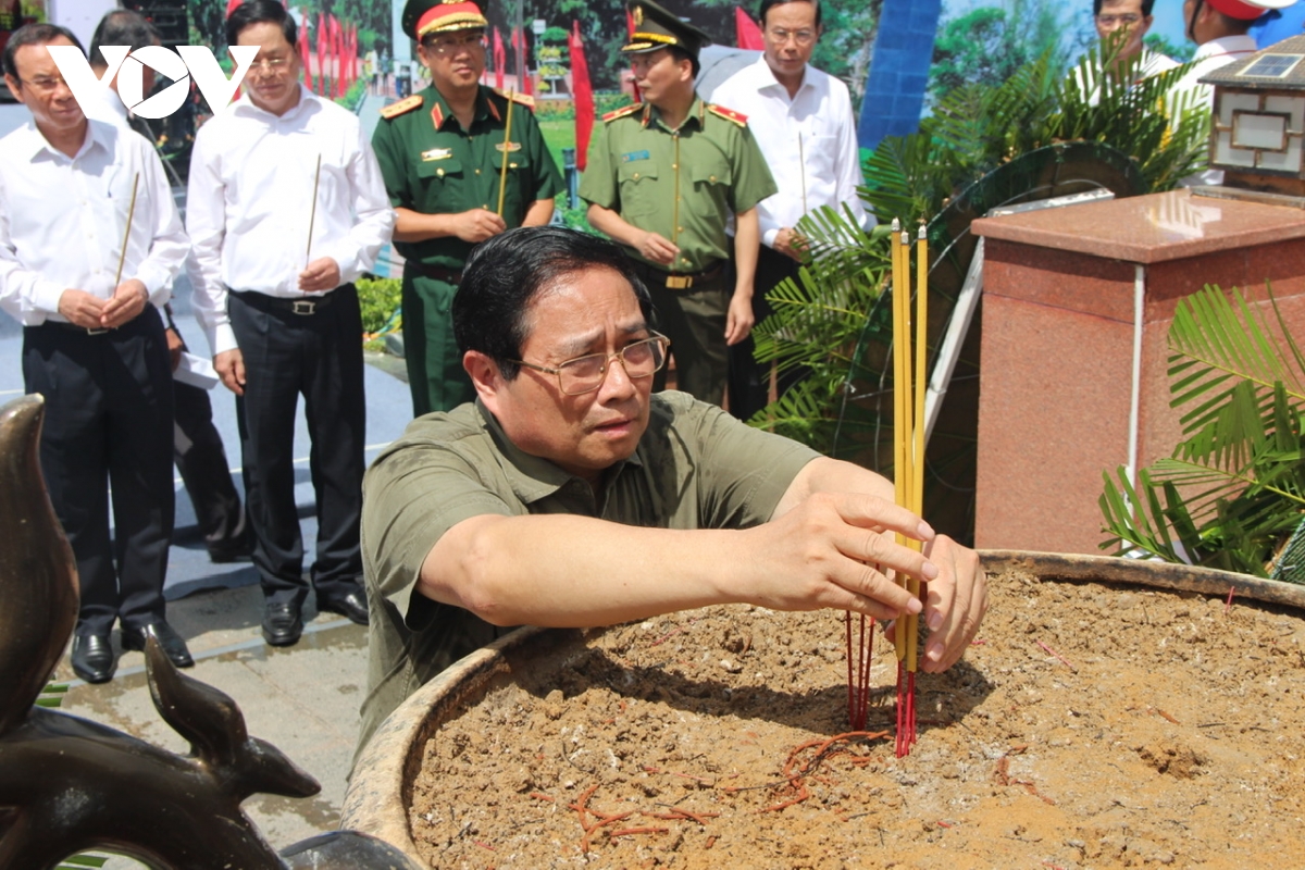thủ tướng dự chuỗi sự kiện kỷ niệm 50 năm ngày giải phóng côn Đảo hình ảnh 5 thu tuong du chuoi su kien ky niem 50 nam ngay giai phong con Dao hinh anh 5