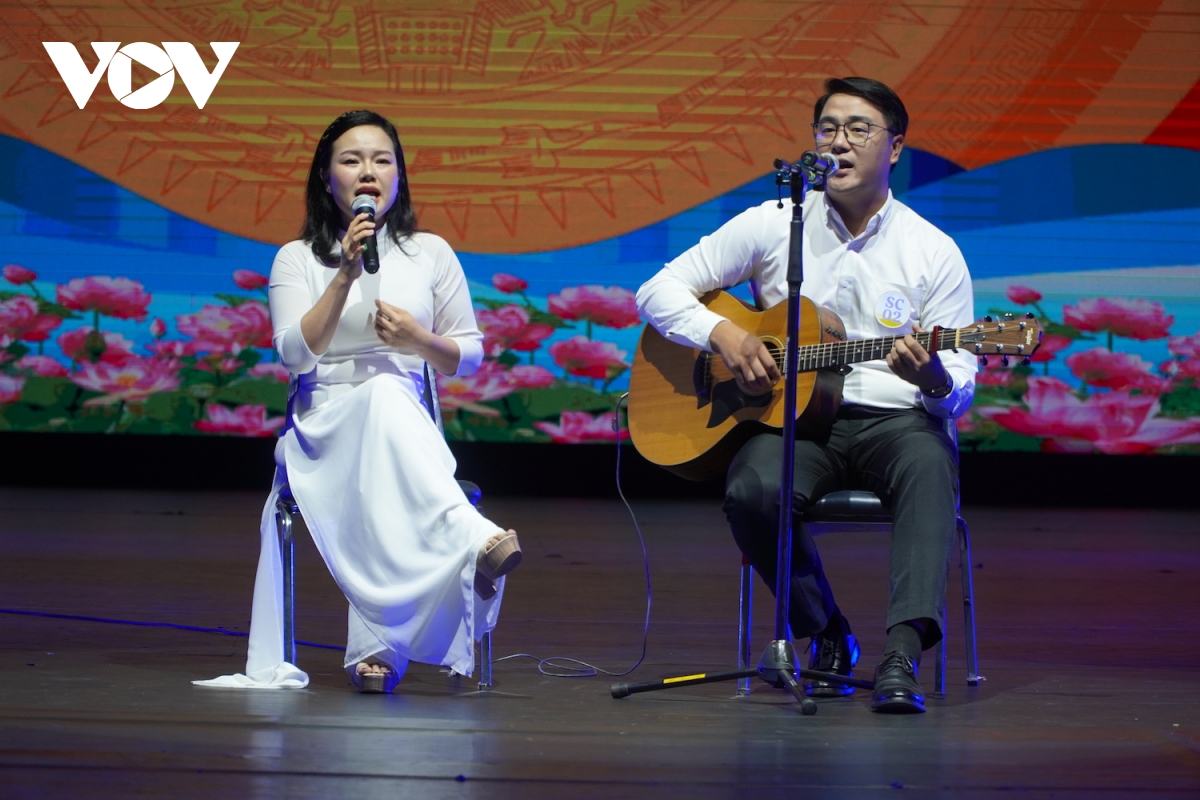 hội diễn nghệ thuật tại lào chào mừng sinh nhật bác hình ảnh 3 hoi dien nghe thuat tai lao chao mung sinh nhat bac hinh anh 3