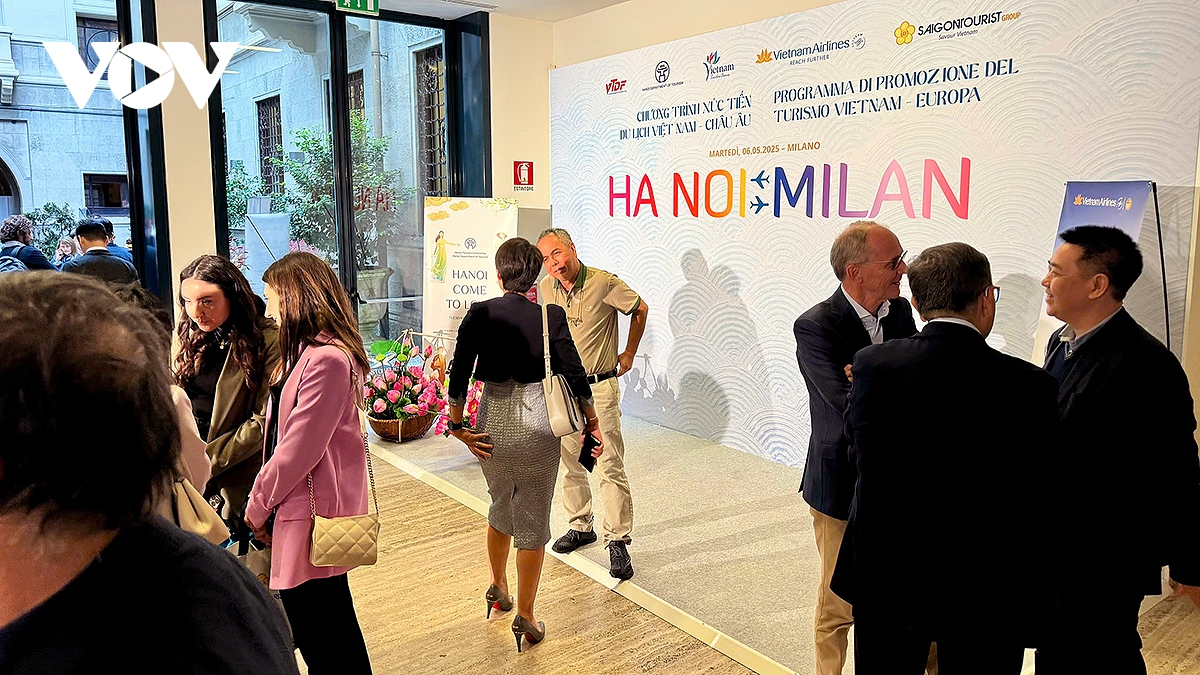 https://media.vov.vn/sites/default/files/styles/large_watermark/public/2025-05/tin_roadshow_milan_6.jpg