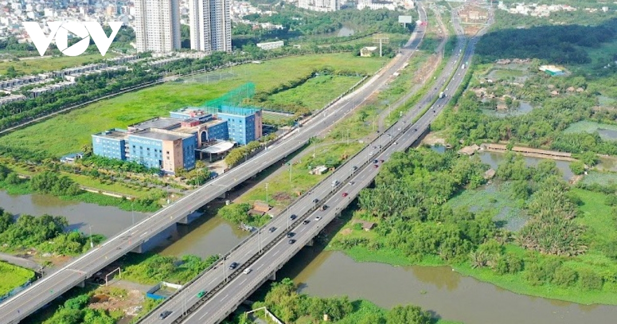 Cấm xe máy lưu thông trên đường dẫn cao tốc TP.HCM - Long Thành - Dầu Giây