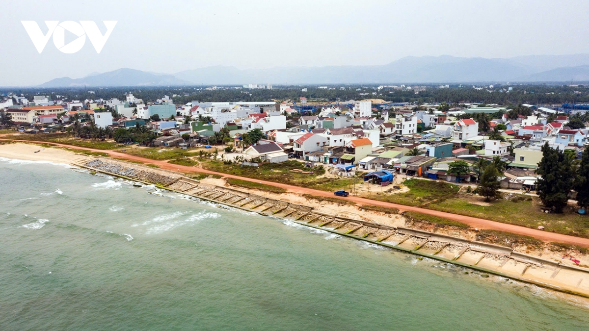 cận cảnh kè chống xói lở bờ biển tam quan hư hỏng nhiều năm gây mất mỹ quan hình ảnh 1 can canh ke chong xoi lo bo bien tam quan hu hong nhieu nam gay mat my quan hinh anh 1