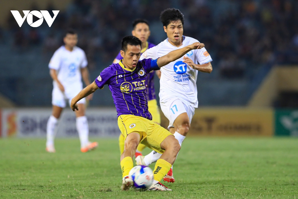 dư âm hà nội fc 0-3 nam Định tung cờ trắng trong cuộc đua vô địch hình ảnh 3 du am ha noi fc 0-3 nam Dinh tung co trang trong cuoc dua vo dich hinh anh 3