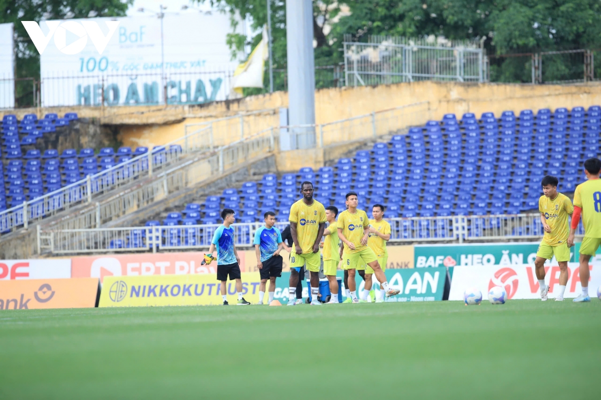 ha noi fc thang nhoc slna, thu mon bui tien dung ghi ban giup Da nang thang tran hinh anh 20