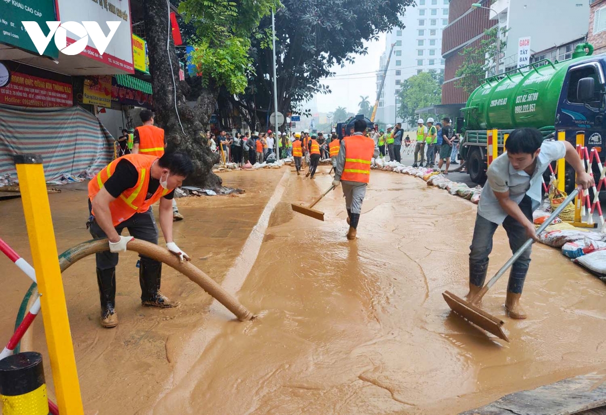 ban quản lý Đường sắt đô thị hà nội xác nhận sự cố phun trào bùn ở cát linh hình ảnh 3 ban quan ly Duong sat do thi ha noi xac nhan su co phun trao bun o cat linh hinh anh 3