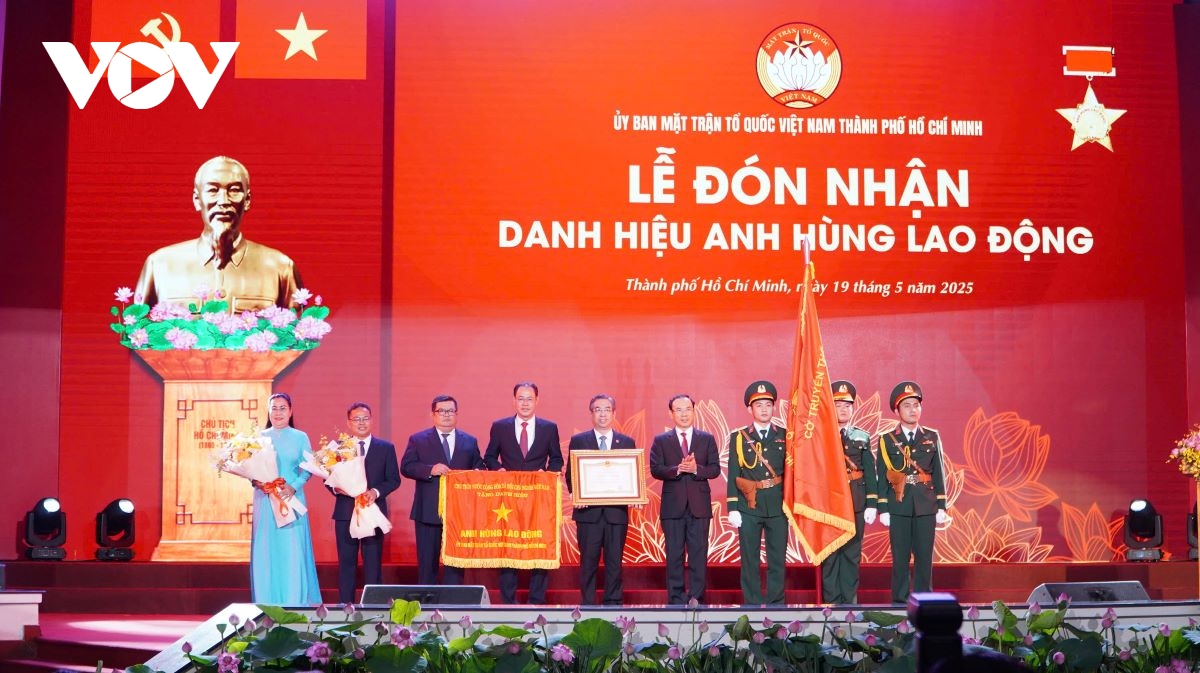 Ủy ban Mặt trận Tổ quốc TP.HCM được phong tặng Anh hùng Lao động